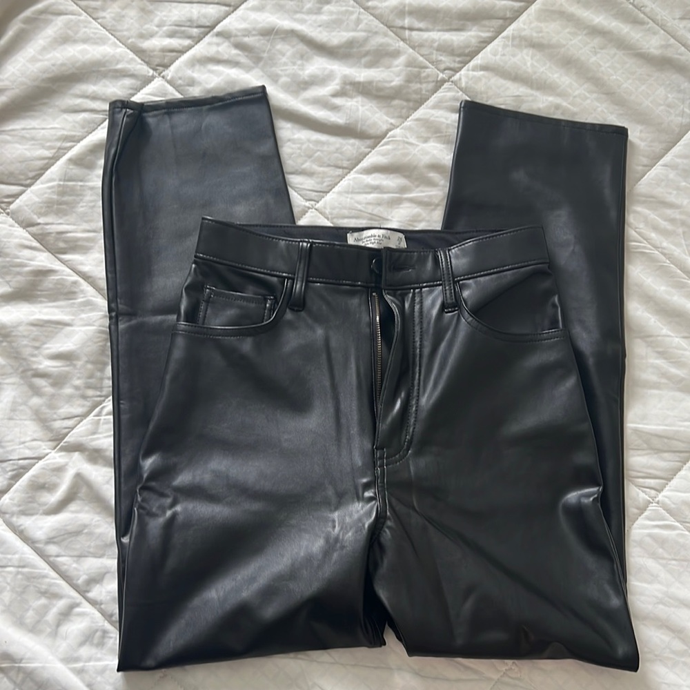 Abercrombie “Curve Love” Leather Ankle Straight Pants